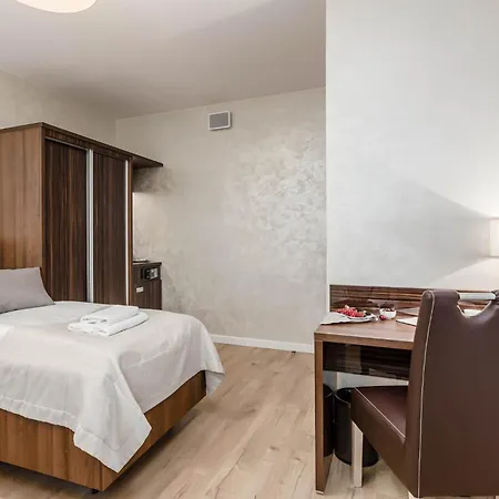 Lägenhetshotell Deo Plaza Premium By Rent Like Gdańsk