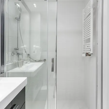 Deo Plaza Premium Motlawa View By Renters 4*